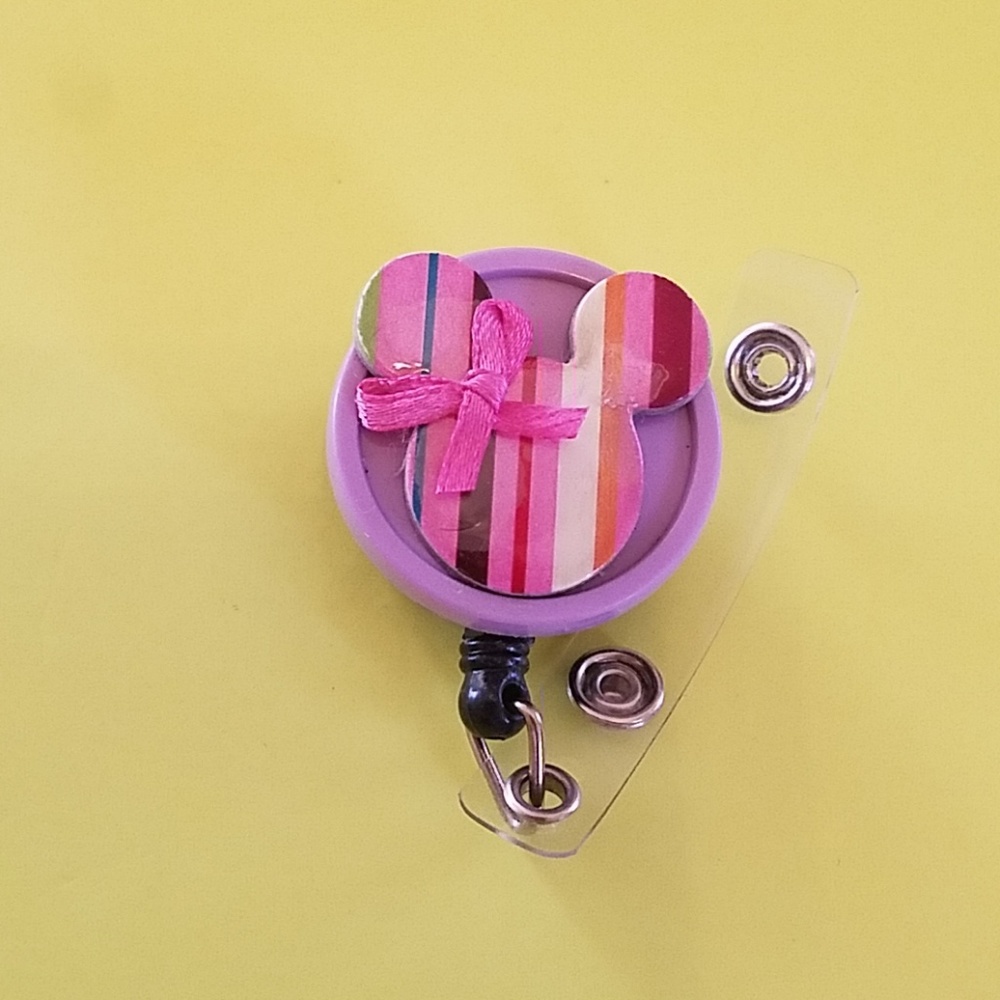 Minnie Mouse Retractable Name Badge Holder